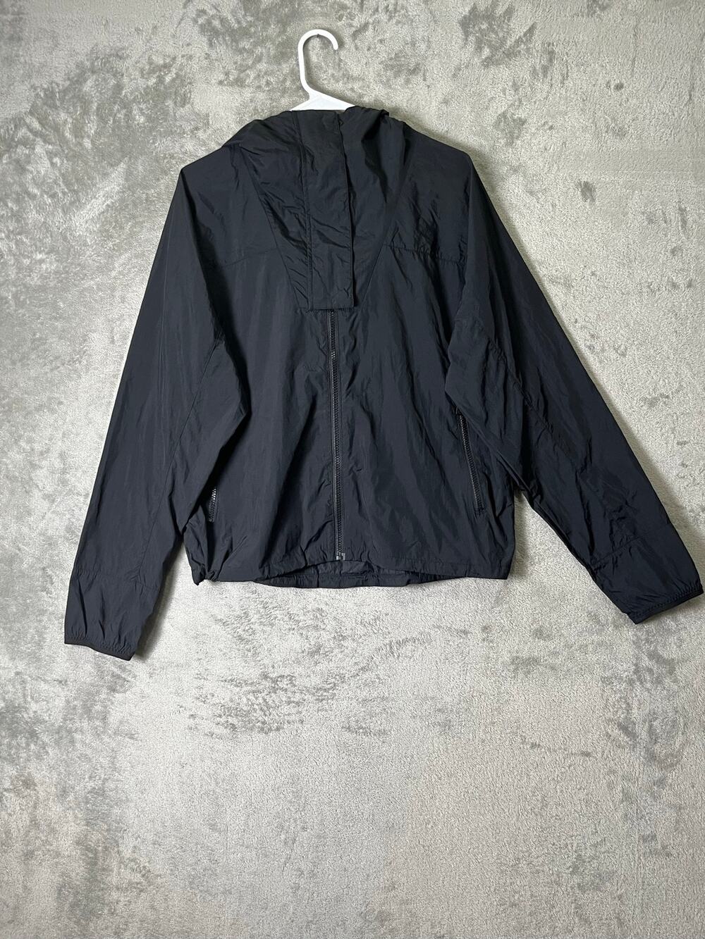 Varley Terrace Windbreaker Lightweight Hooded Athleisure Running Jacket Medium